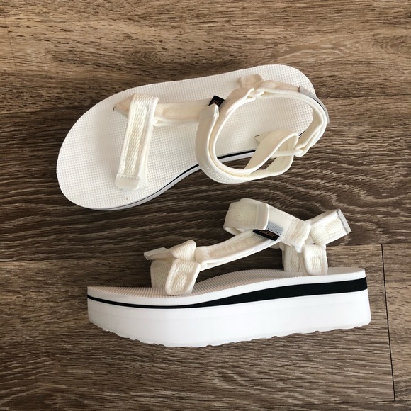 flatform universal mesh print teva